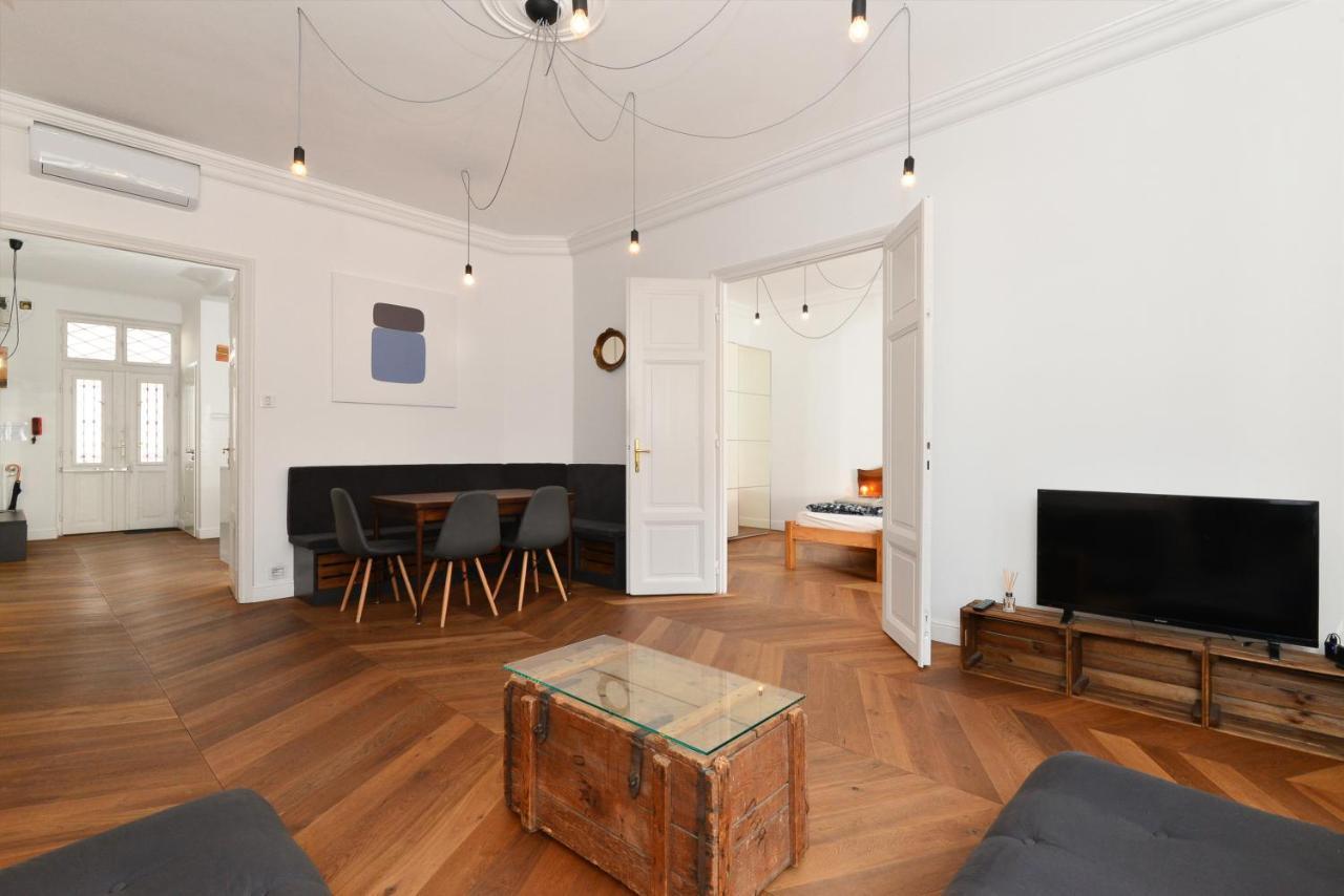 Daylight Apartment, The Location Budapest