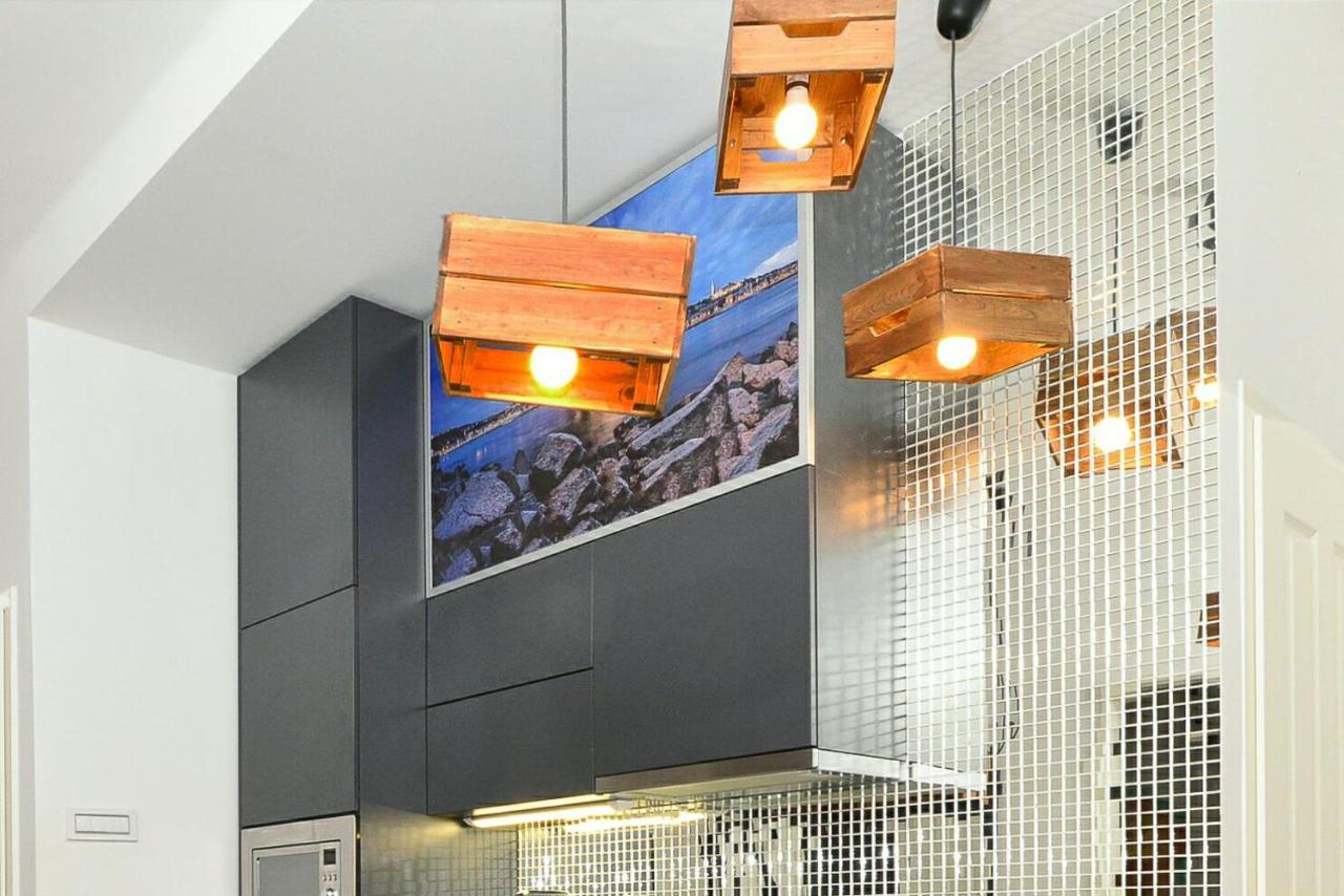 Daylight Apartment, The Location