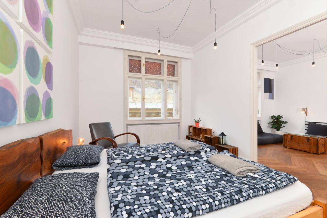 Daylight Apartment, The Location *