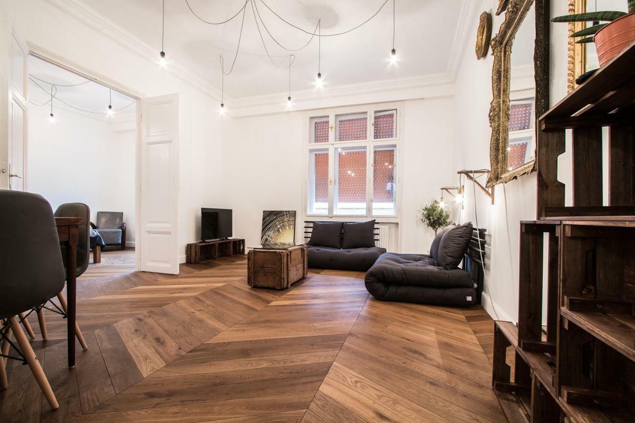 Daylight Apartment, The Location *